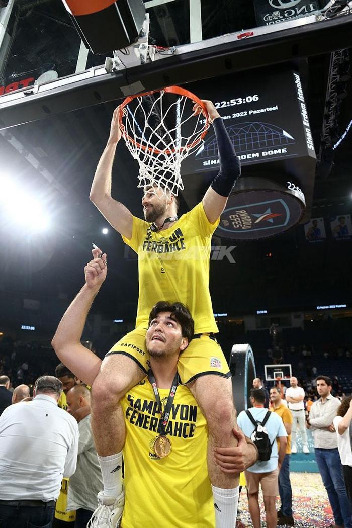 Fenerbahçe Bekoda şampiyonluk coşkusu