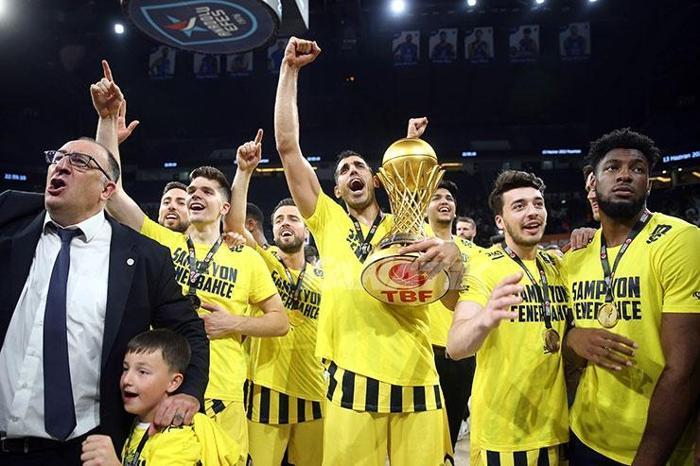 Fenerbahçe Bekoda şampiyonluk coşkusu