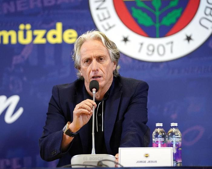 Fenerbahçe Milli futbolcu için devreye girdi İlk görüşme yapıldı