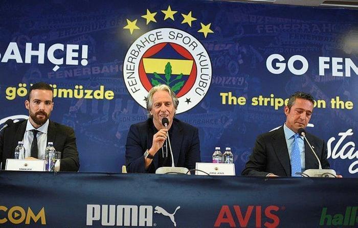 Fenerbahçe Milli futbolcu için devreye girdi İlk görüşme yapıldı