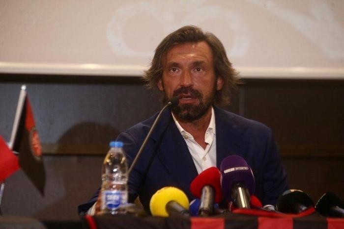 Son dakika Andrea Pirlo ilk transferini yapıyor