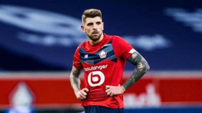 Fenerbahçeden Galatasaraya transfer çalımı