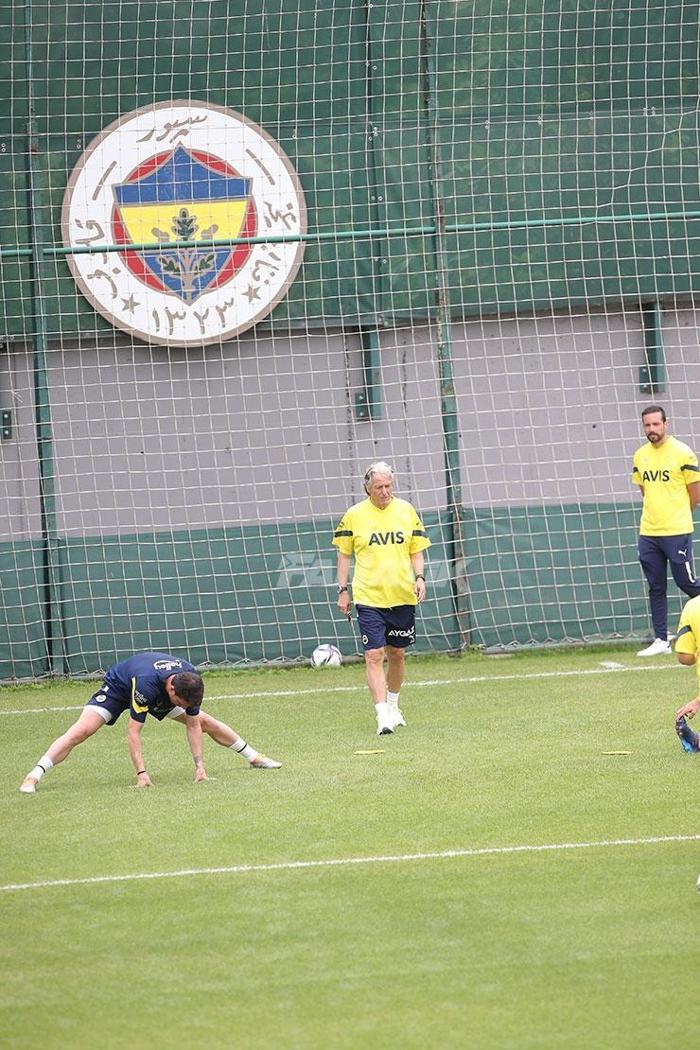 Fenerbahçede hazırlıklar sürüyor Samatta geri döndü