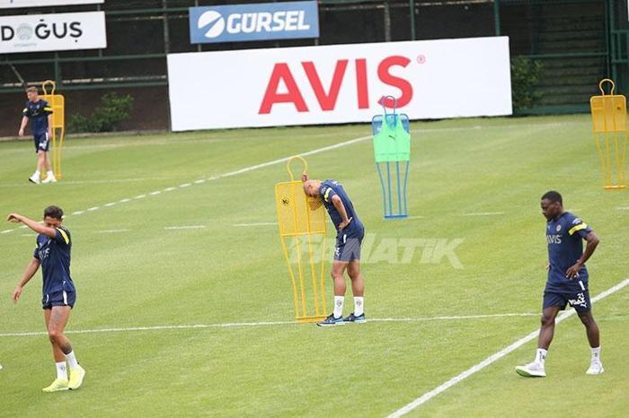 Fenerbahçede hazırlıklar sürüyor Samatta geri döndü