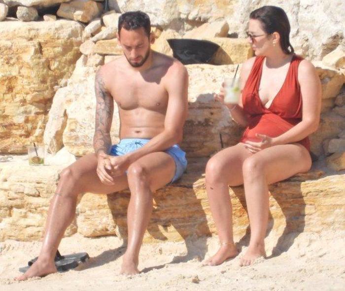 Milli yıldızlar Çeşme tatilinde... Hakan Çalhanoğlu, Uğurcan Çakır, Cengiz Ünder, Dorukhan Toköz