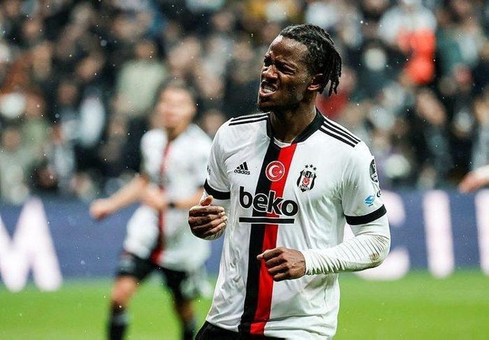 Son dakika transfer haberi Batshuayinin yeni takımı belli oldu