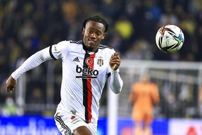 Son dakika transfer haberi Batshuayinin yeni takımı belli oldu