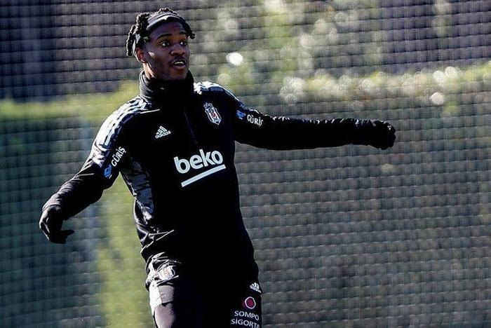 Son dakika transfer haberi Batshuayinin yeni takımı belli oldu