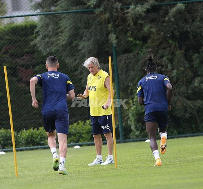 Fenerbahçede hazırlıklar sürüyor Steven Caulker geri döndü