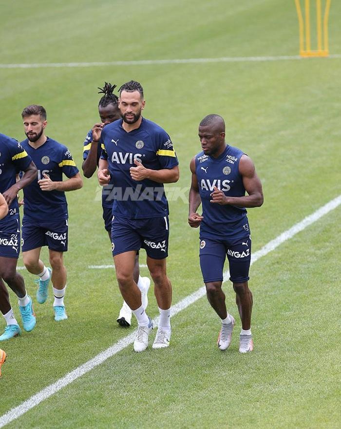 Fenerbahçede hazırlıklar sürüyor Steven Caulker geri döndü
