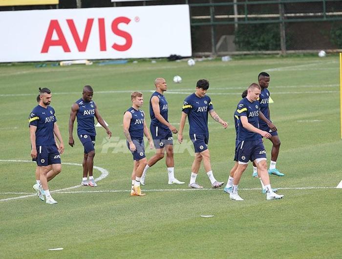 Fenerbahçede hazırlıklar sürüyor Steven Caulker geri döndü