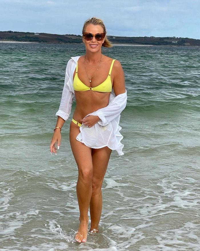 Amanda Holden ve Ashley Roberts, tenis oynarken rahat durmadılar