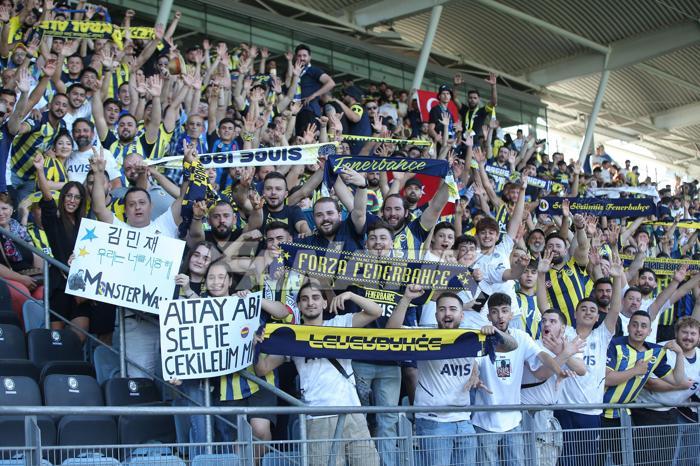 Kadıköy değil Graz Fenerbahçe-Partizan maçı dolu tribünler önünde oynandı