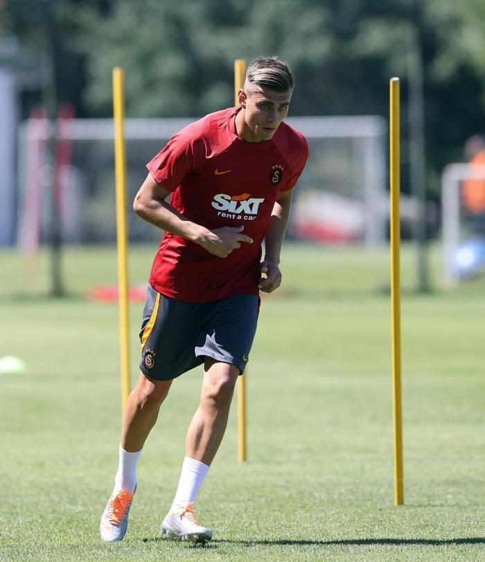 Son dakika Galatasaray haberi Yeni transfer ilk idmanına çıktı Milli oyuncular döndü Aslan tam kadro