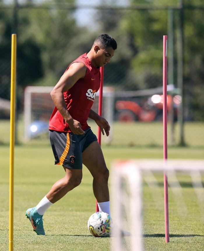 Son dakika Galatasaray haberi Yeni transfer ilk idmanına çıktı Milli oyuncular döndü Aslan tam kadro