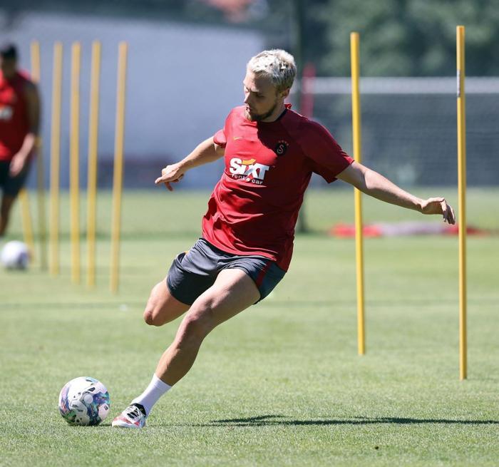 Son dakika Galatasaray haberi Yeni transfer ilk idmanına çıktı Milli oyuncular döndü Aslan tam kadro