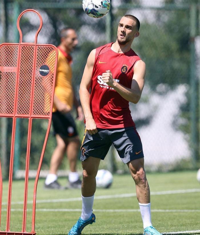 Son dakika Galatasaray haberi Yeni transfer ilk idmanına çıktı Milli oyuncular döndü Aslan tam kadro