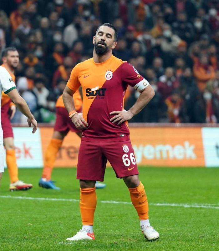 Son dakika Galatasarayda Arda Turan devreye girdi ve Umut Bozok transferi bitti