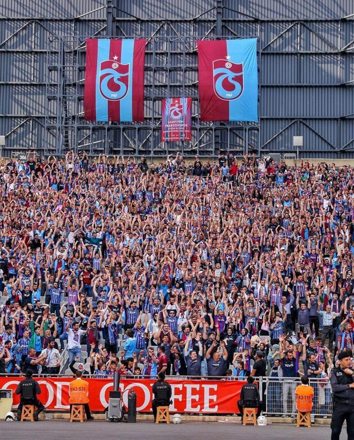 Trabzonspor Başkanı Ahmet Ağaoğlu: Başarıdan uzaklaşıldığında gidip tarih mıncıklamaya gerek yok