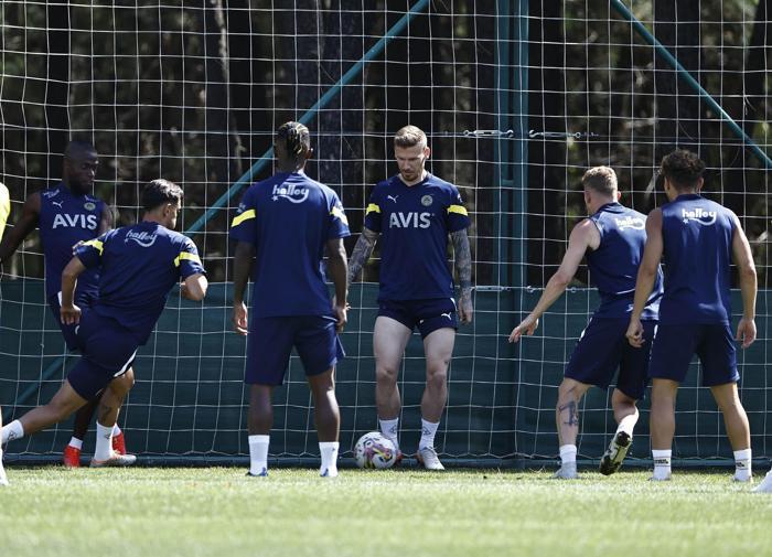 Jorge Jesus kararını verdi İşte Fenerbahçenin Dinamo Kiev muhtemel 11i...