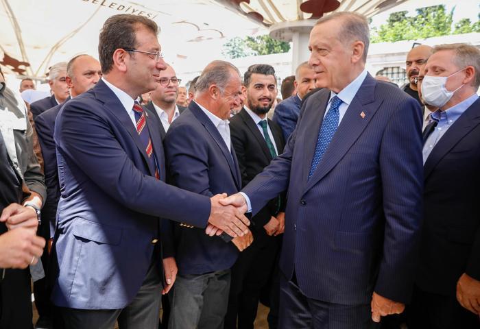 Göksel Gümüşdağın annesi son yolculuğuna uğurlandı