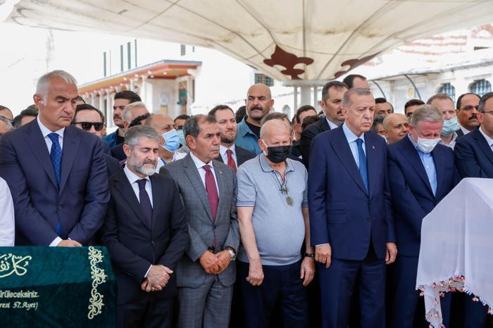 Göksel Gümüşdağın annesi son yolculuğuna uğurlandı