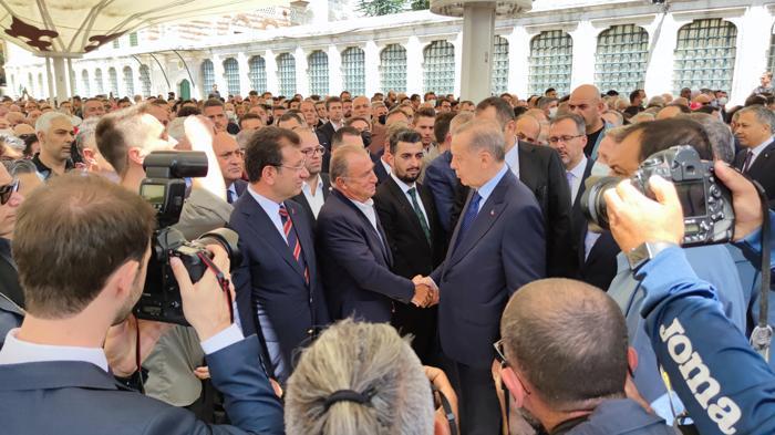 Göksel Gümüşdağın annesi son yolculuğuna uğurlandı