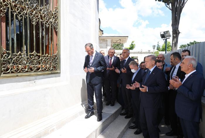 Göksel Gümüşdağın annesi son yolculuğuna uğurlandı