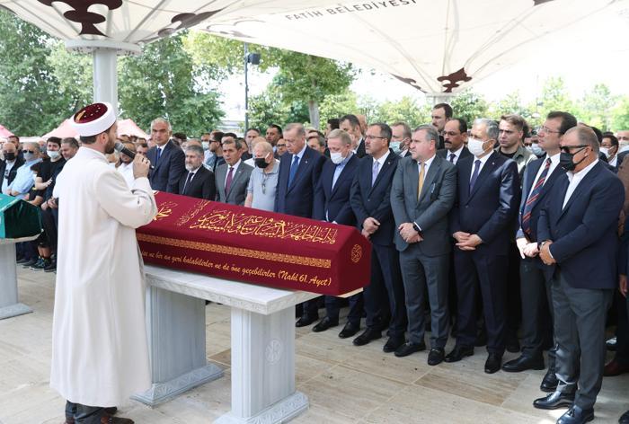 Göksel Gümüşdağın annesi son yolculuğuna uğurlandı