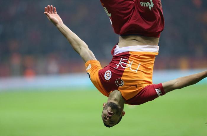 Galatasaraylı Younes Belhanda şoke etti Otele geç geldi ve...