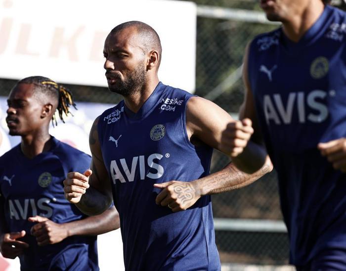 Joao Pedro, Fenerbahçe ile ilk antrenmanına çıktı