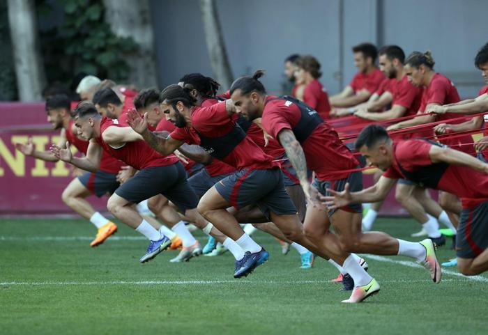 Galatasaray haberi: Haris Seferovic ve Leo Dubois ilk antrenmanlarına çıktılar