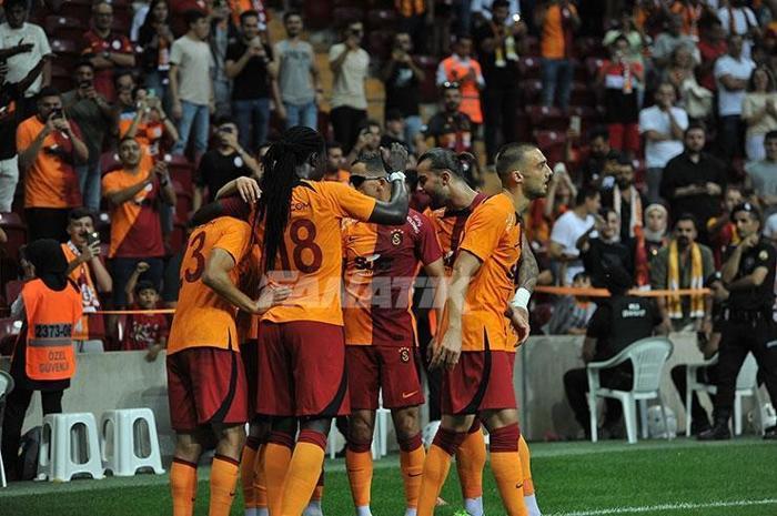 Galatasaray-Kasımpaşa maçında Okan Buruk ve Haris Seferovic rüzgarı