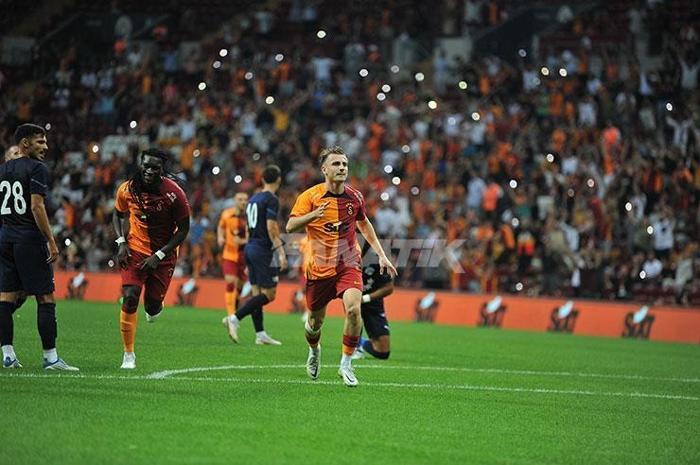Galatasaray-Kasımpaşa maçında Okan Buruk ve Haris Seferovic rüzgarı