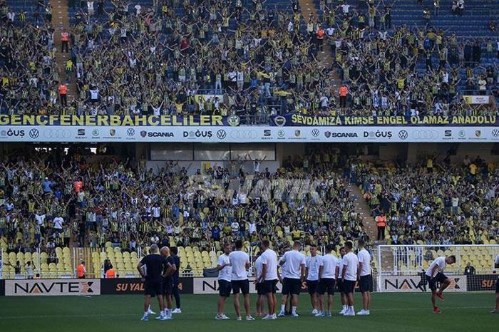 Fenerbahçe-Dinamo Kiev maçı öncesi dikkat çeken görüntü Lucescu ve taraftarlar...
