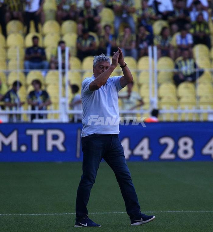 Fenerbahçe-Dinamo Kiev maçı öncesi dikkat çeken görüntü Lucescu ve taraftarlar...