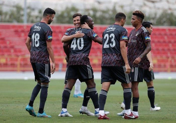 Beşiktaştan yılın transferi Fenerbahçe ve Galatasaraya çalım
