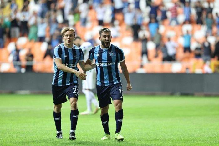 Beşiktaştan yılın transferi Fenerbahçe ve Galatasaraya çalım