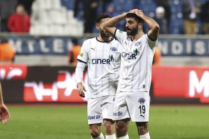Trabzonspordan Umut Bozoka resmi teklif Ücret ortaya çıktı
