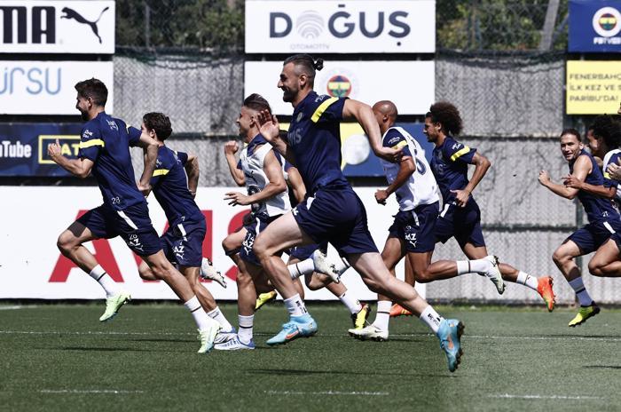 Fenerbahçede yeni transfer Alioski idmana çıktı