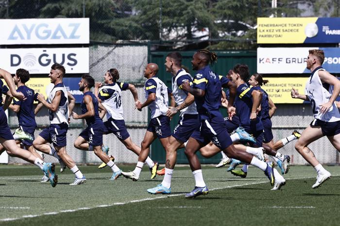 Fenerbahçede yeni transfer Alioski idmana çıktı