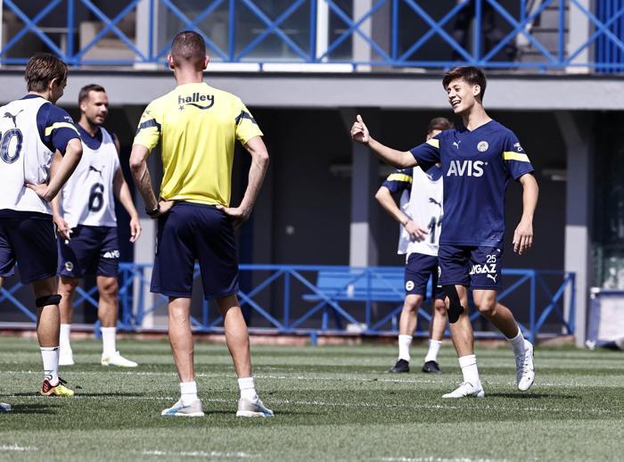 Fenerbahçede yeni transfer Alioski idmana çıktı