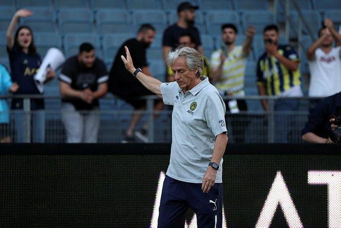 Son dakika Fenerbahçe transfer haberi İşte Szalai için yapılan teklif ve sarı lacivertlilerin cevabı
