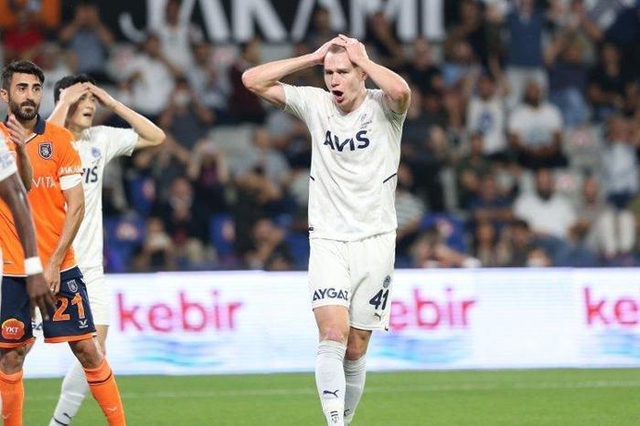 Son dakika Fenerbahçe transfer haberi İşte Szalai için yapılan teklif ve sarı lacivertlilerin cevabı
