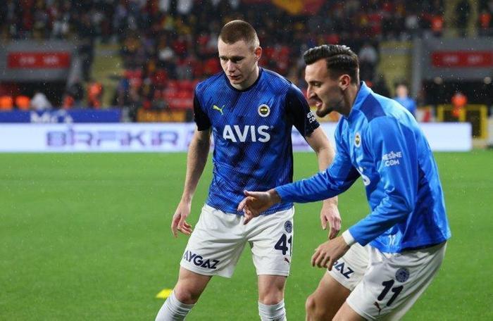 Son dakika Fenerbahçe transfer haberi İşte Szalai için yapılan teklif ve sarı lacivertlilerin cevabı