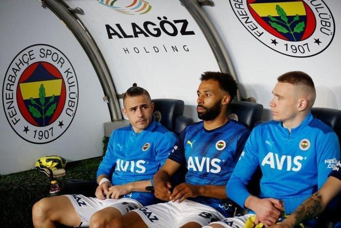 Son dakika Fenerbahçe transfer haberi İşte Szalai için yapılan teklif ve sarı lacivertlilerin cevabı