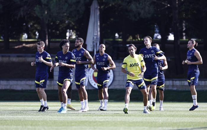 Fenerbahçede yeni transfer İrfan Can Eğribayat ilk idmanına çıktı