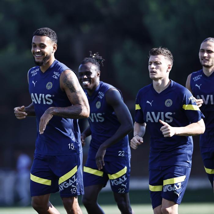 Fenerbahçede yeni transfer İrfan Can Eğribayat ilk idmanına çıktı