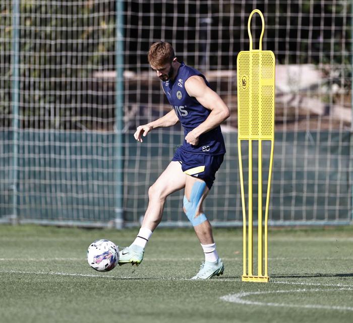 Fenerbahçede yeni transfer İrfan Can Eğribayat ilk idmanına çıktı