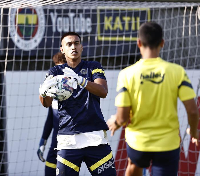 Fenerbahçede yeni transfer İrfan Can Eğribayat ilk idmanına çıktı